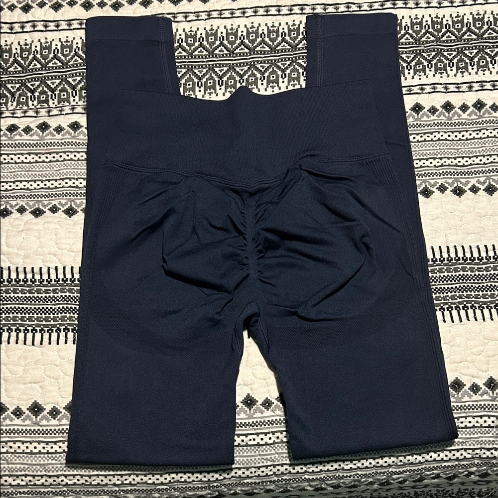 NWOT Navy Blue Butt Scrunch Tummy Control Leggings